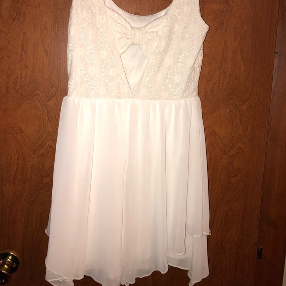 White Dress - Picture 3 of 4